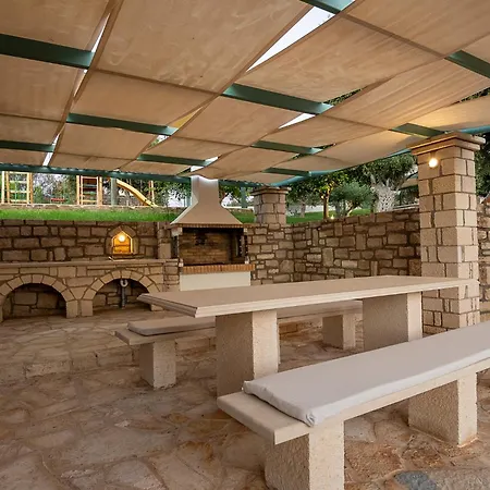 New Family Magic Media With Private Heated Pool And Game Villa