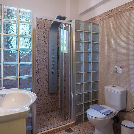 Villa New Family Magic Media With Private Heated Pool And Game Resmo