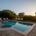 Family Magic Media With Private Heated Pool, Playground, Basketball & Game