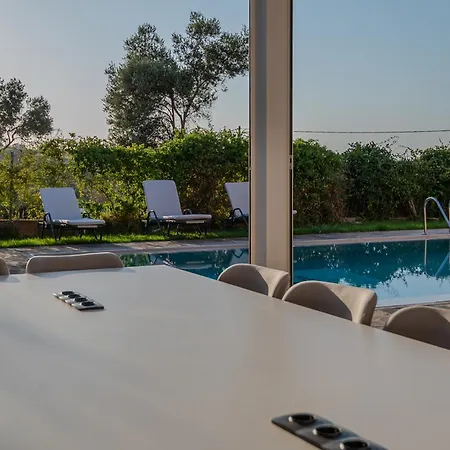 New Family Magic Media With Private Heated Pool And Game Villa