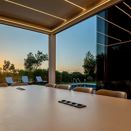 New Family Magic Media With Private Heated Pool And Game Villa Réthimno