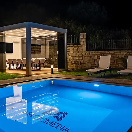 Family Magic Media With Private Heated Pool, Playground, Basketball & Game Rethimno
