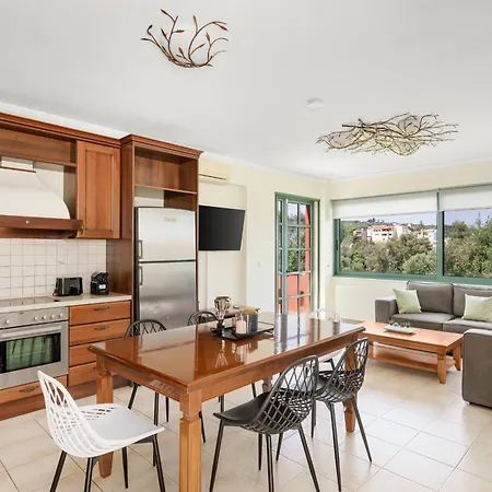 Family Magic Media With Private Heated Pool, Playground, Basketball & Game Retimno