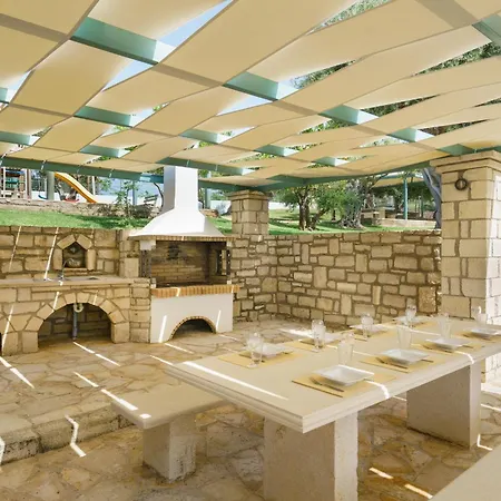 Family Magic Media With Private Heated Pool, Playground, Basketball & Game Willa *
