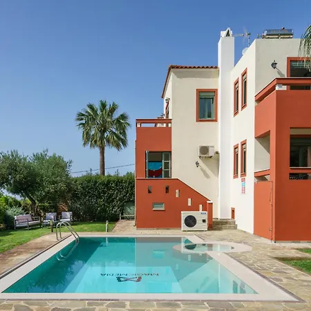 Willa Family Magic Media With Private Heated Pool, Playground, Basketball & Game *
