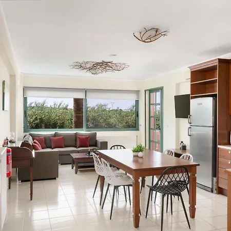 Family Magic Media With Private Heated Pool, Playground, Basketball & Game * Retimno