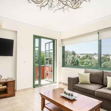 Family Magic Media With Private Heated Pool, Playground, Basketball & Game Willa Retimno