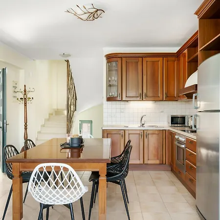 Family Magic Media With Private Heated Pool, Playground, Basketball & Game Retimno