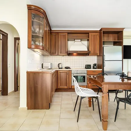 Family Magic Media With Private Heated Pool, Playground, Basketball & Game * Retimno