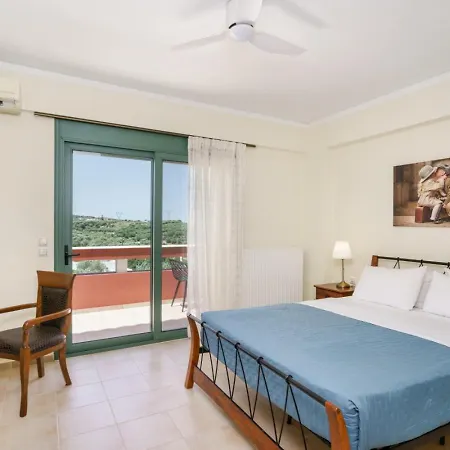 Family Magic Media With Private Heated Pool, Playground, Basketball & Game
