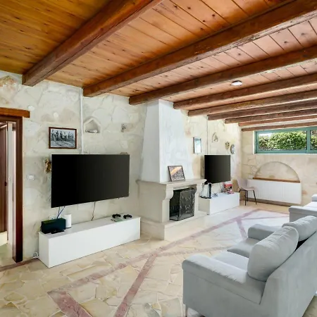 Family Magic Media With Private Heated Pool, Playground, Basketball & Game 레팀노