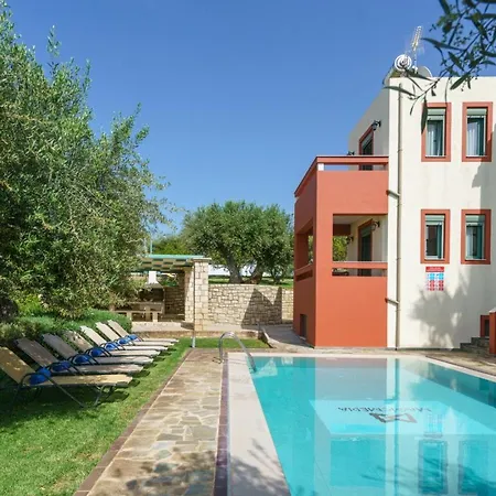 Family Magic Media With Private Heated Pool, Playground, Basketball & Game *