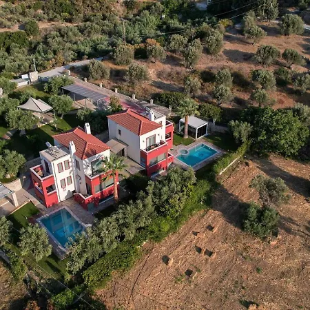 빌라 Family Magic Media With Private Heated Pool, Playground, Basketball & Game 레팀노