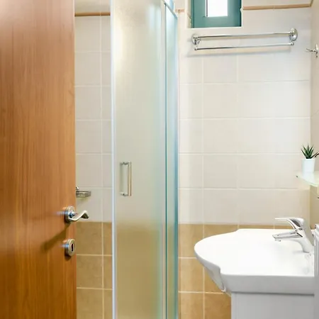 Family Magic Media With Private Heated Pool, Playground, Basketball & Game 레팀노
