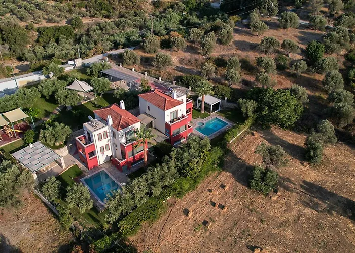 Family Magic Media With Private Heated Pool, Playground, Basketball & Game *