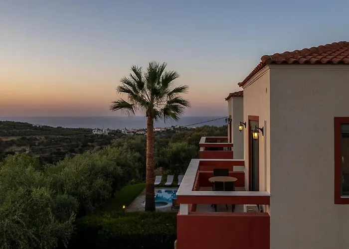 Family Magic Media With Private Heated Pool, Playground, Basketball & Game Willa Retimno