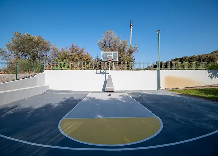 Family Magic Media With Private Heated Pool, Playground, Basketball & Game *