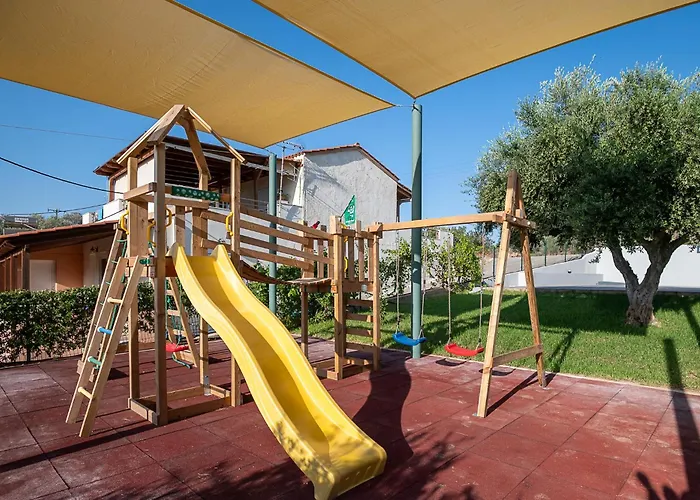 Family Magic Media With Private Heated Pool, Playground, Basketball & Game Willa
