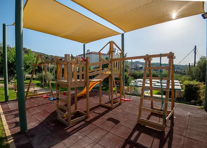 Family Magic Media With Private Heated Pool, Playground, Basketball & Game Willa Retimno