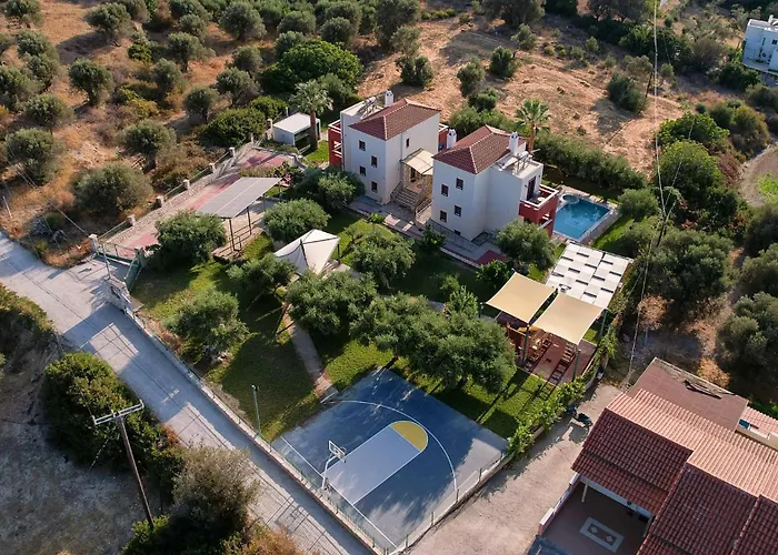 Willa Family Magic Media With Private Heated Pool, Playground, Basketball & Game