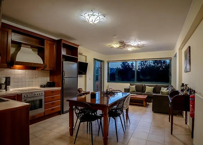 Family Magic Media With Private Heated Pool, Playground, Basketball & Game Willa Retimno