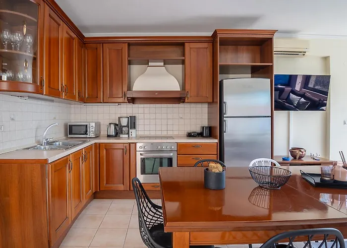 Family Magic Media With Private Heated Pool, Playground, Basketball & Game * Retimno