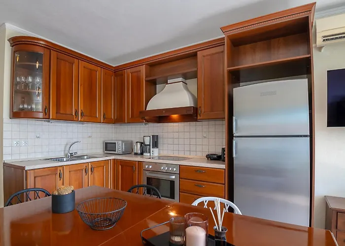 Family Magic Media With Private Heated Pool, Playground, Basketball & Game