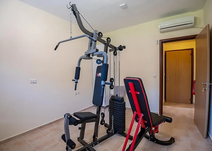 Family Magic Media With Private Heated Pool, Playground, Basketball & Game * Retimno