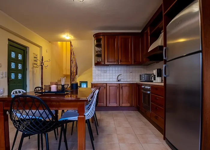 Family Magic Media With Private Heated Pool, Playground, Basketball & Game Willa *