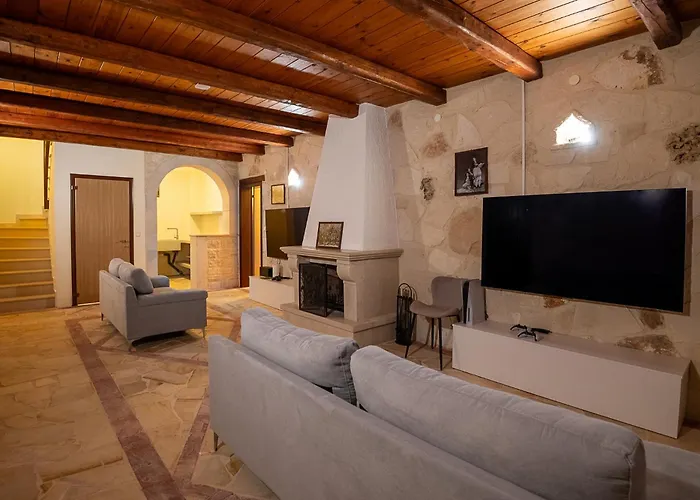 Willa Family Magic Media With Private Heated Pool, Playground, Basketball & Game Retimno