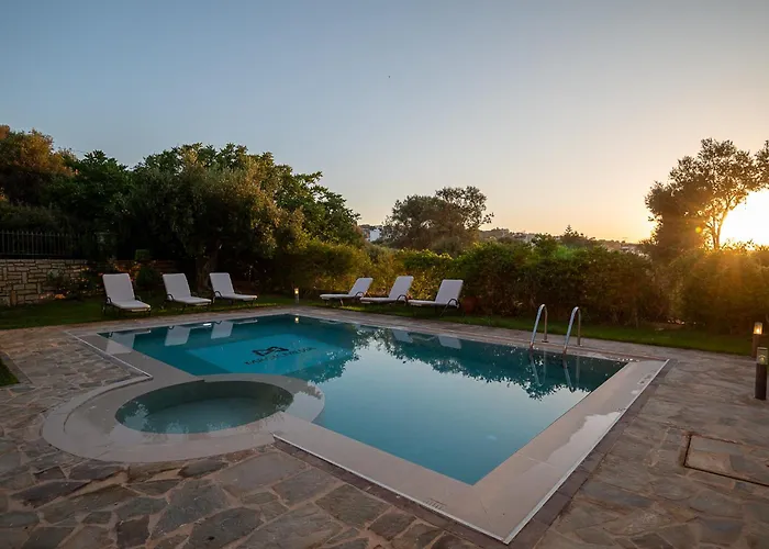 Family Magic Media With Private Heated Pool, Playground, Basketball & Game