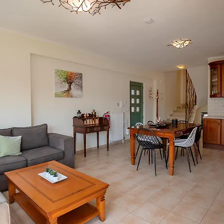 Βίλα New Family Magic Media With Private Heated Pool And Game