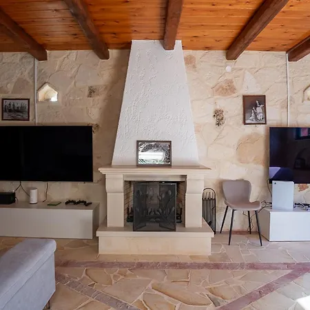 Βίλα New Family Magic Media With Private Heated Pool And Game Ρέθυμνο